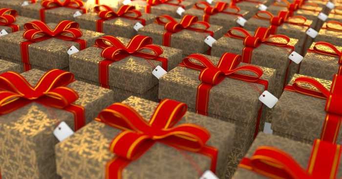 Ce cadouri oferă companiile de Crăciun și ce-și doresc angajații
