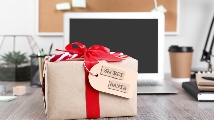 Secret Santa 2022. Cum alegi cadouri pentru colegi si sefi?